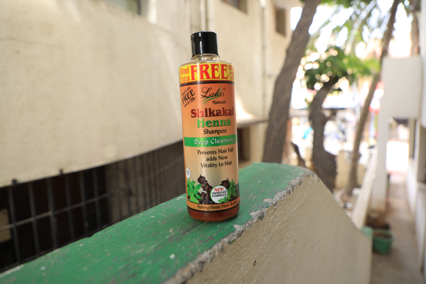 Lala's Shikakai Henna Shampoo (550ml)